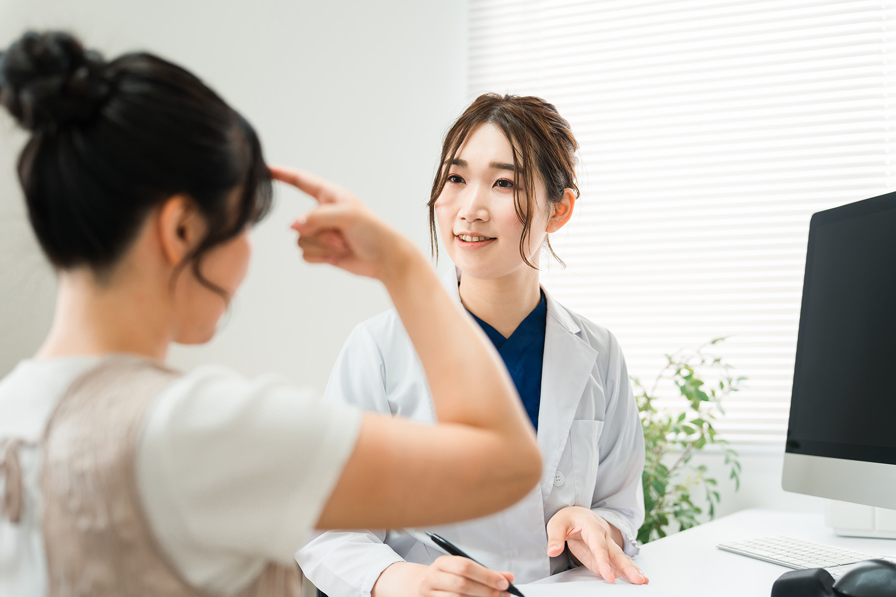 福岡で評判の美容皮膚科で行われるAGA治療とは？女性の薄毛対策も解説